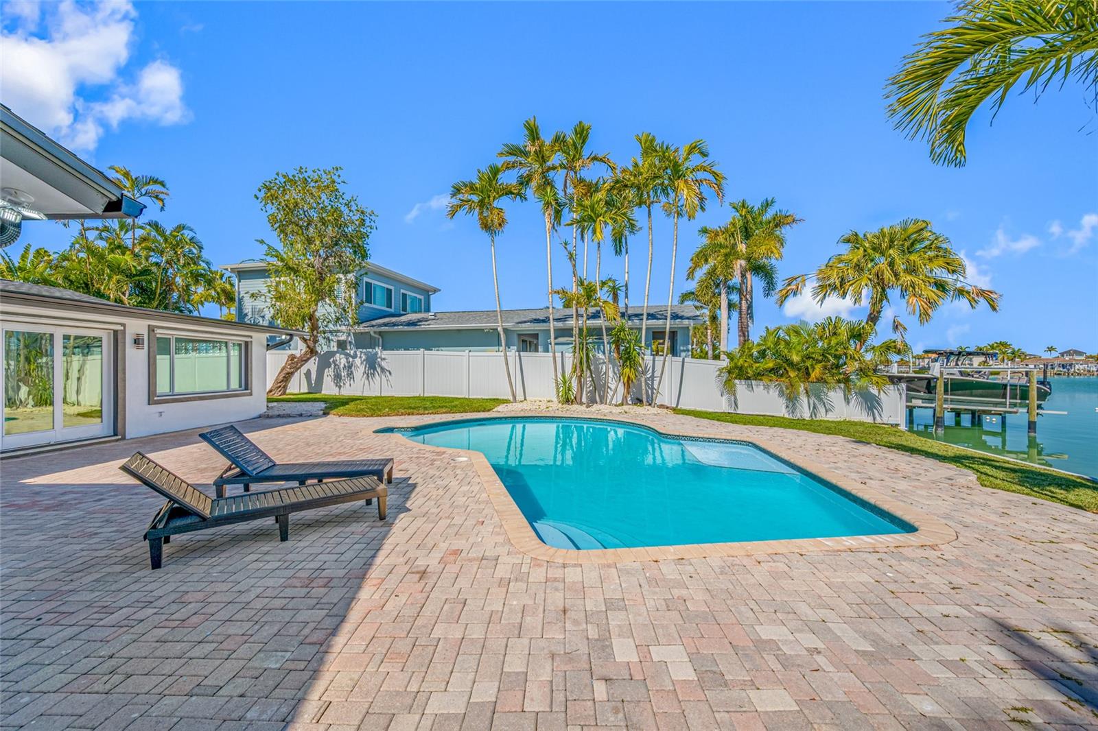 Listing photo id 58 for 7905 9th Avenue S