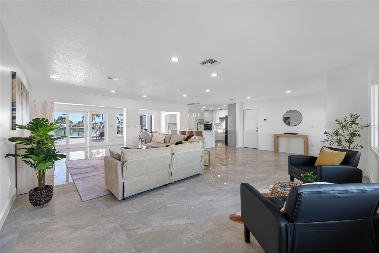 Listing photo id 5 for 7905 9th Avenue S