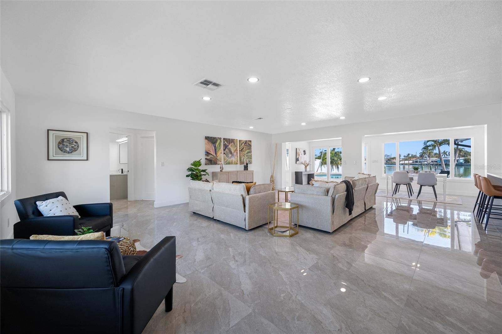 Listing photo id 6 for 7905 9th Avenue S