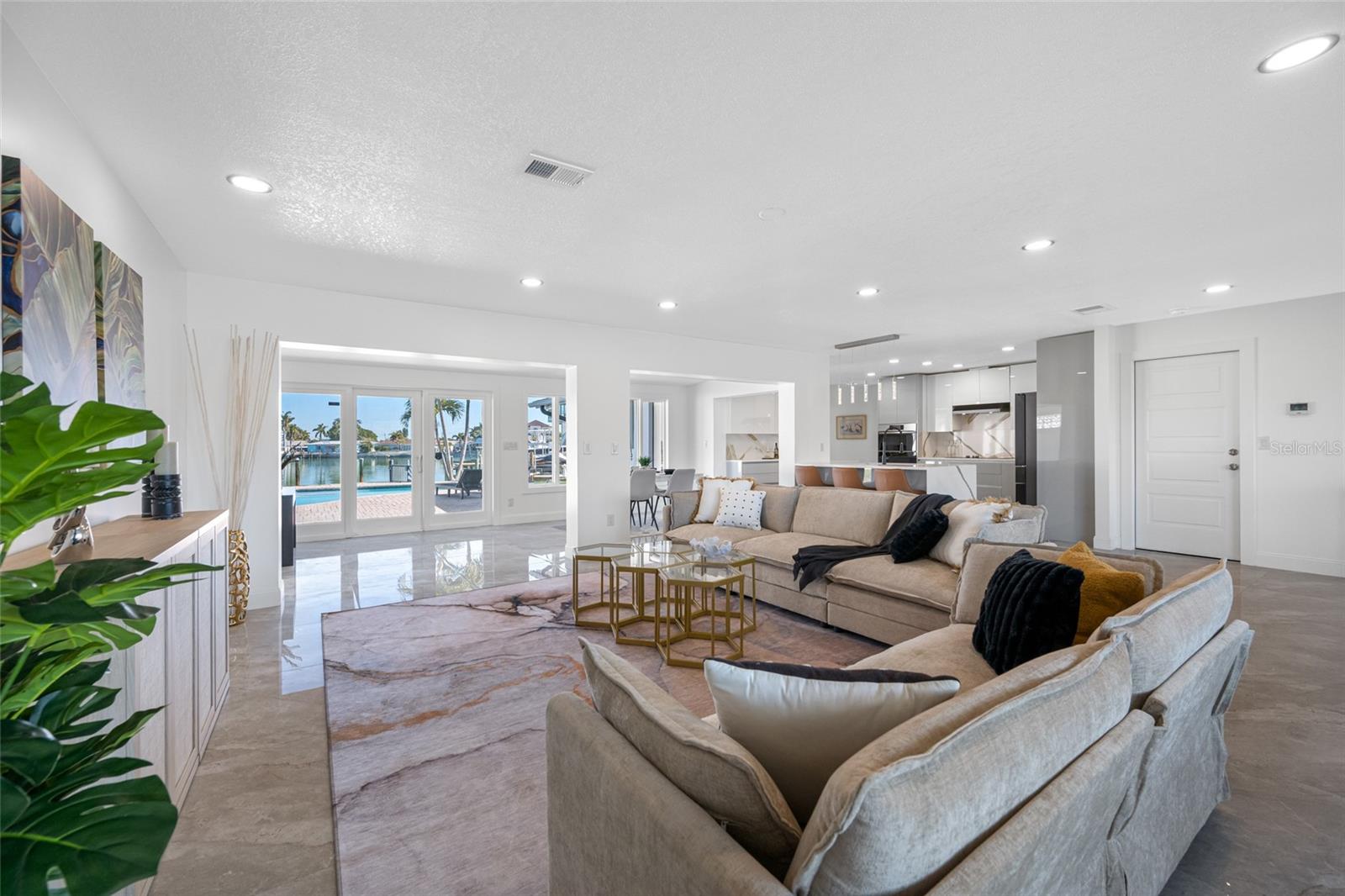 Listing photo id 7 for 7905 9th Avenue S