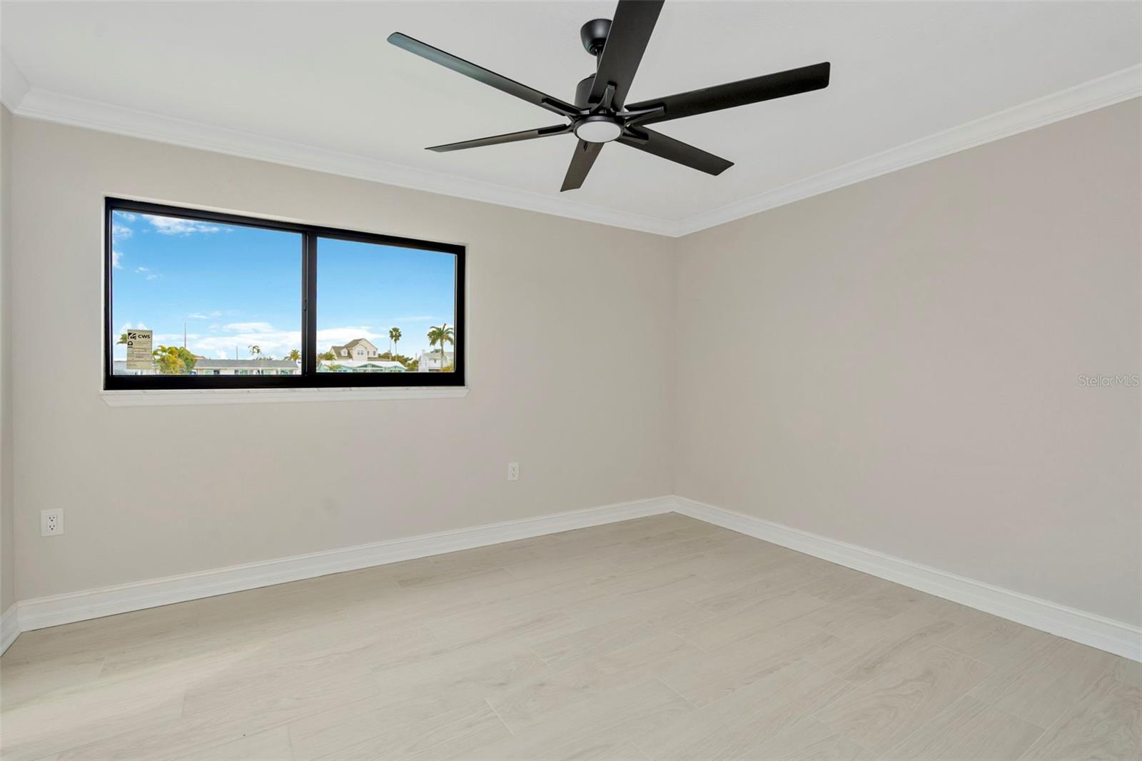 Image 32 of 62 For 825 116th Avenue