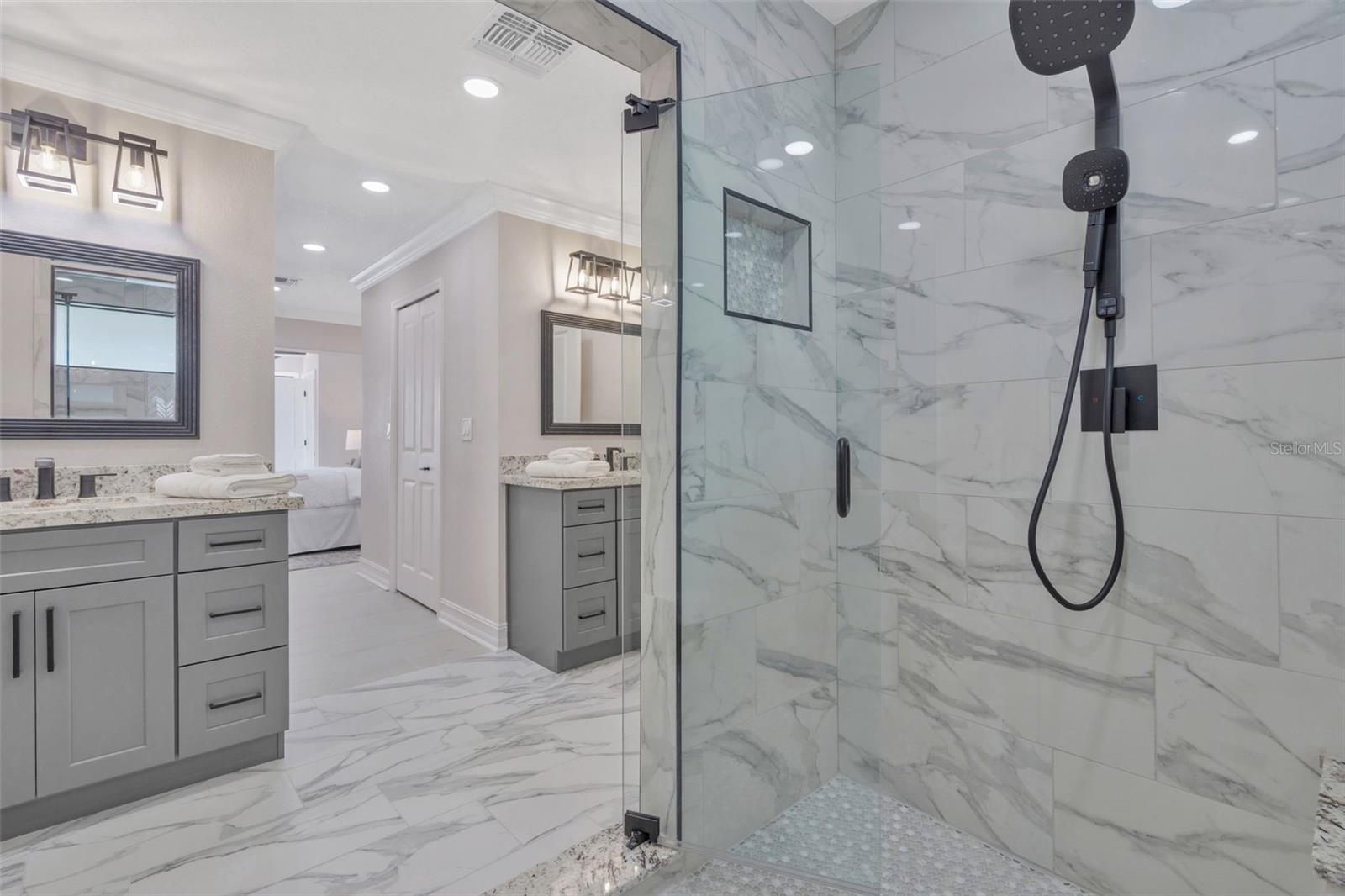 Image 43 of 62 For 825 116th Avenue