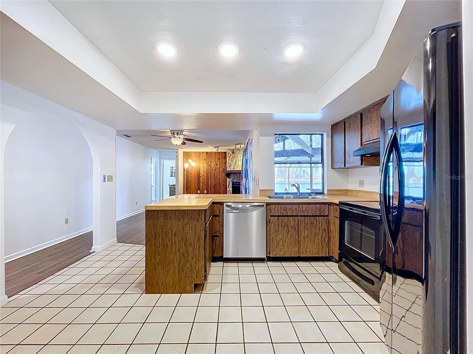 Image 17 of 60 For 23059 Geneva Road