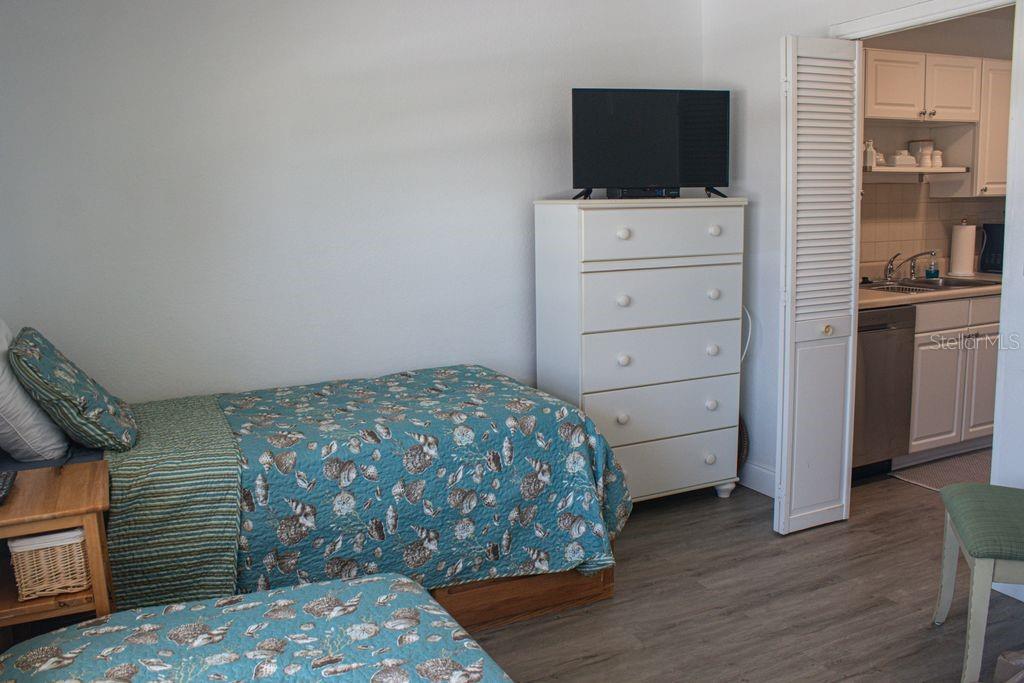 Image 17 of 22 For 10037 62nd Terrace N 19