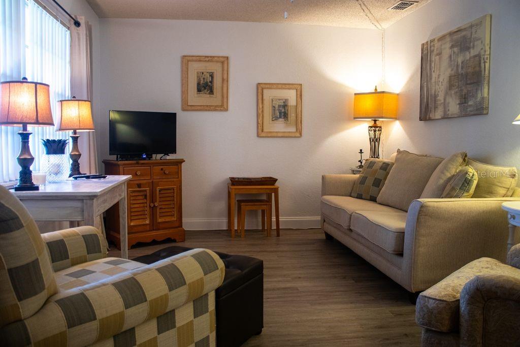 Image 4 of 22 For 10037 62nd Terrace N 19