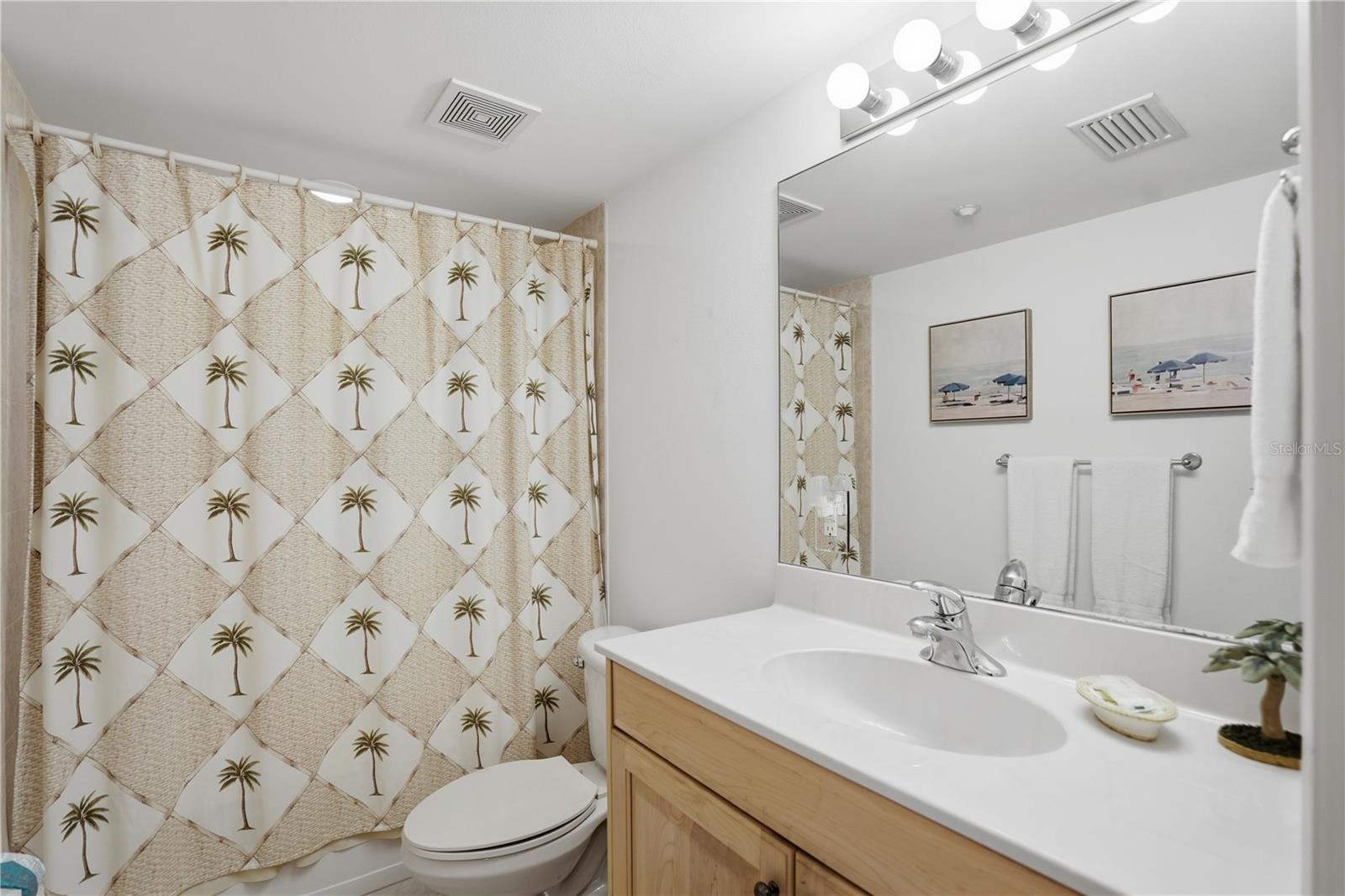 Image 28 of 35 For 16326 Gulf Boulevard 307