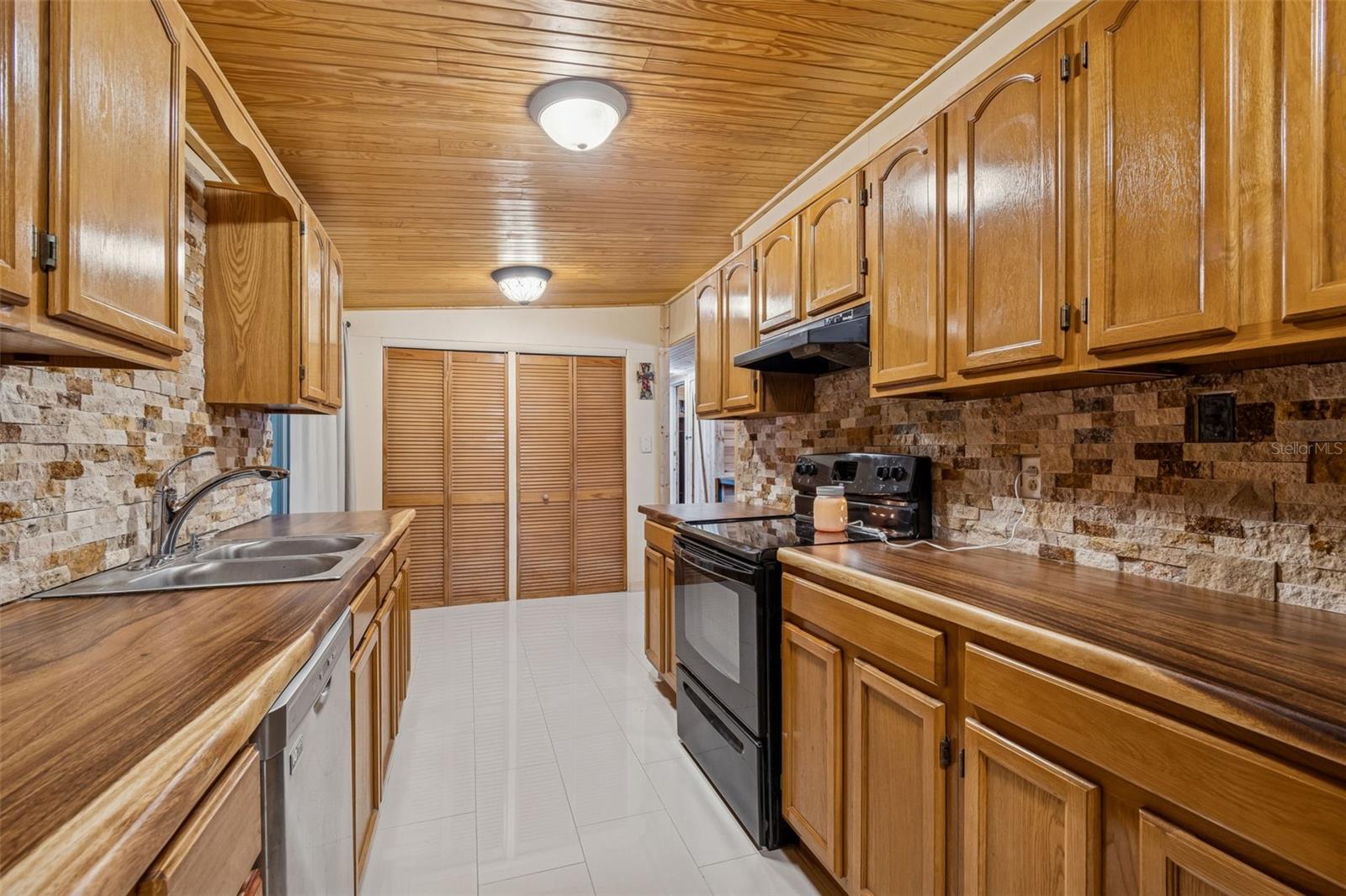 Image 14 of 42 For 5681 94th Terrace N