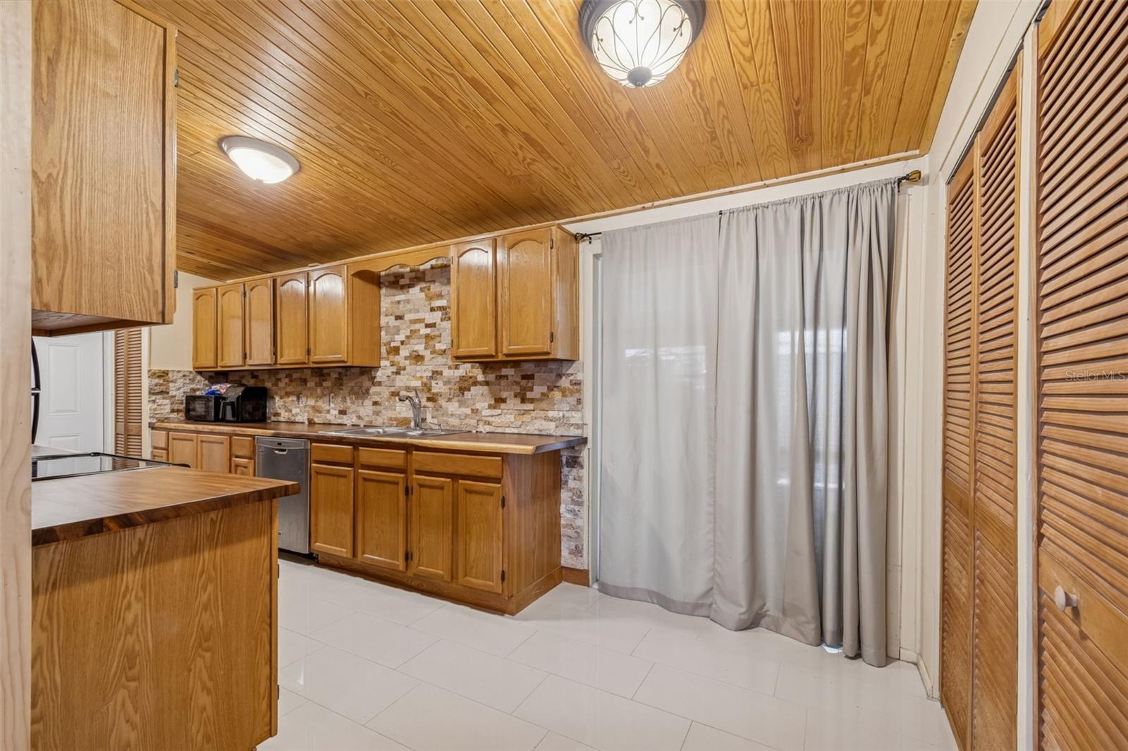 Image 15 of 42 For 5681 94th Terrace N