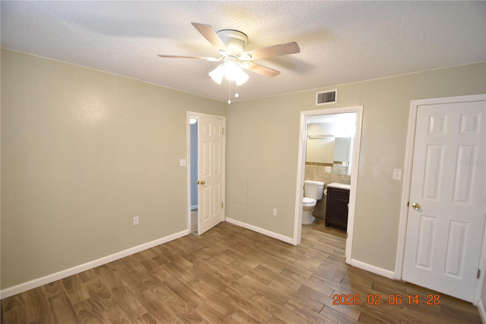 Image 18 of 30 For 5052 Terrace Club Lane 201