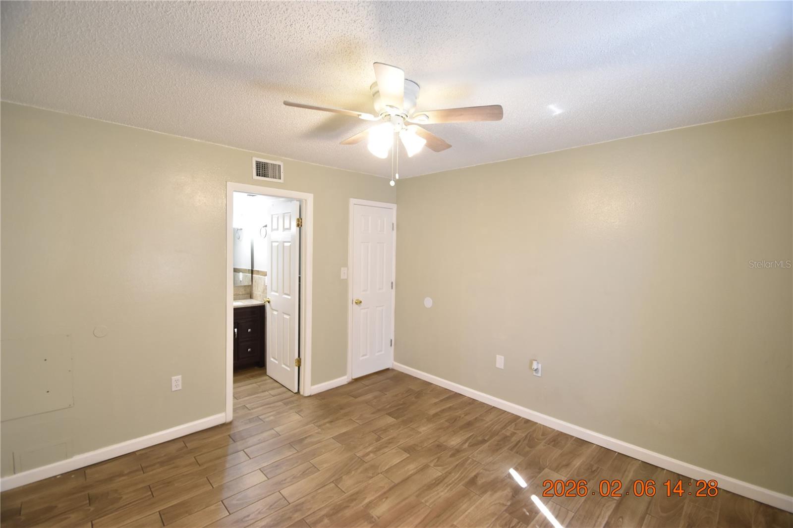 Image 19 of 30 For 5052 Terrace Club Lane 201