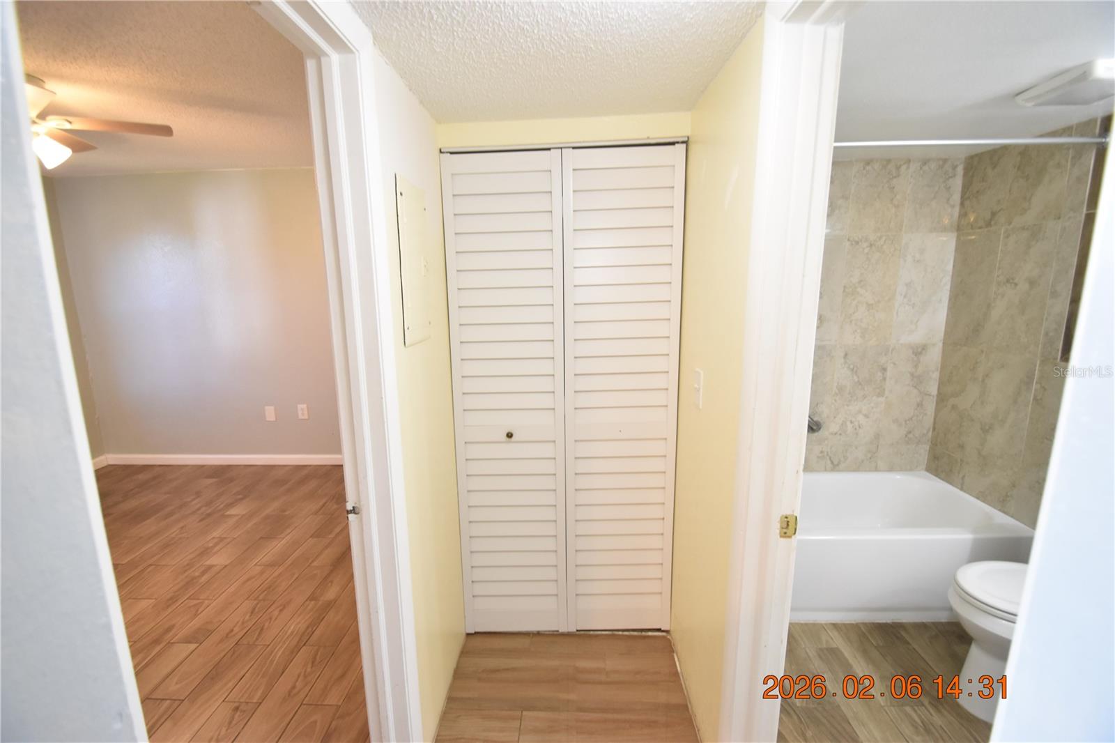 Image 29 of 30 For 5052 Terrace Club Lane 201