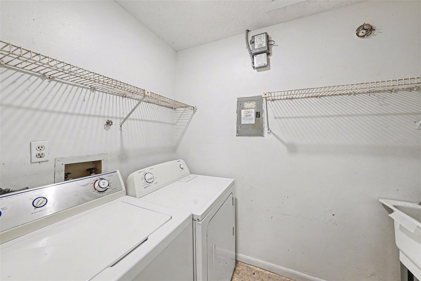 Image 17 of 31 For 7104 Kirsch Court 1