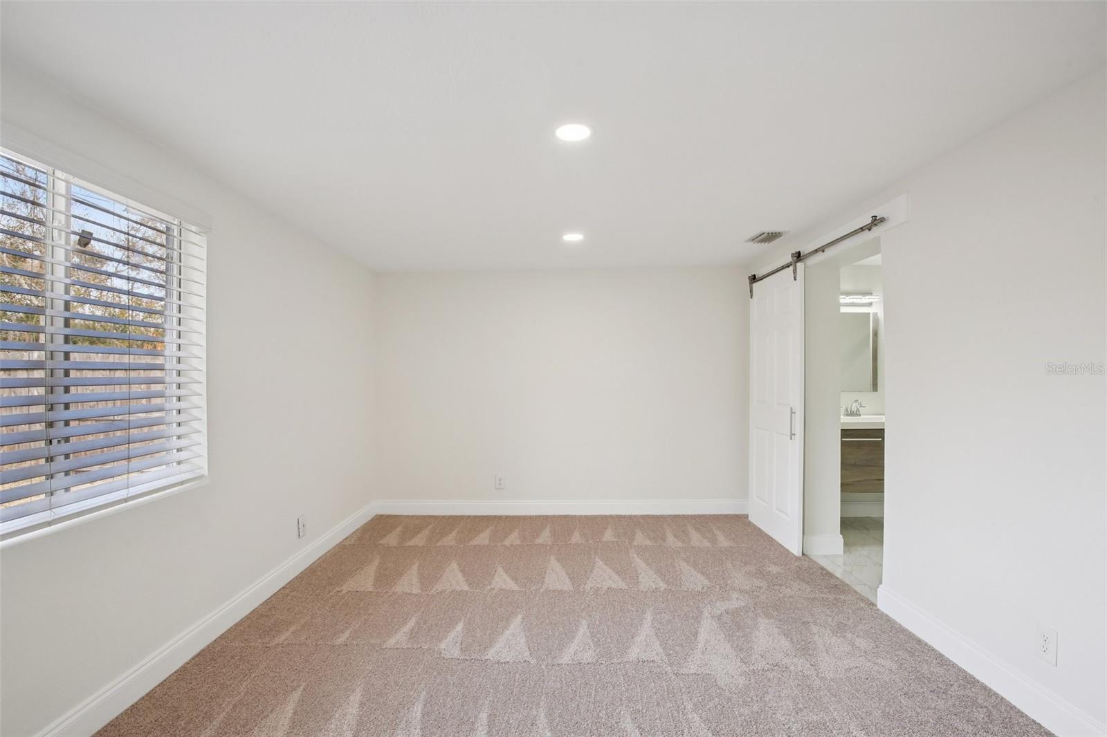 Image 10 of 27 For 3808 Coral Drive