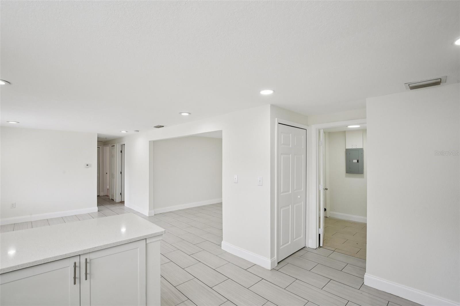 Image 7 of 27 For 3808 Coral Drive