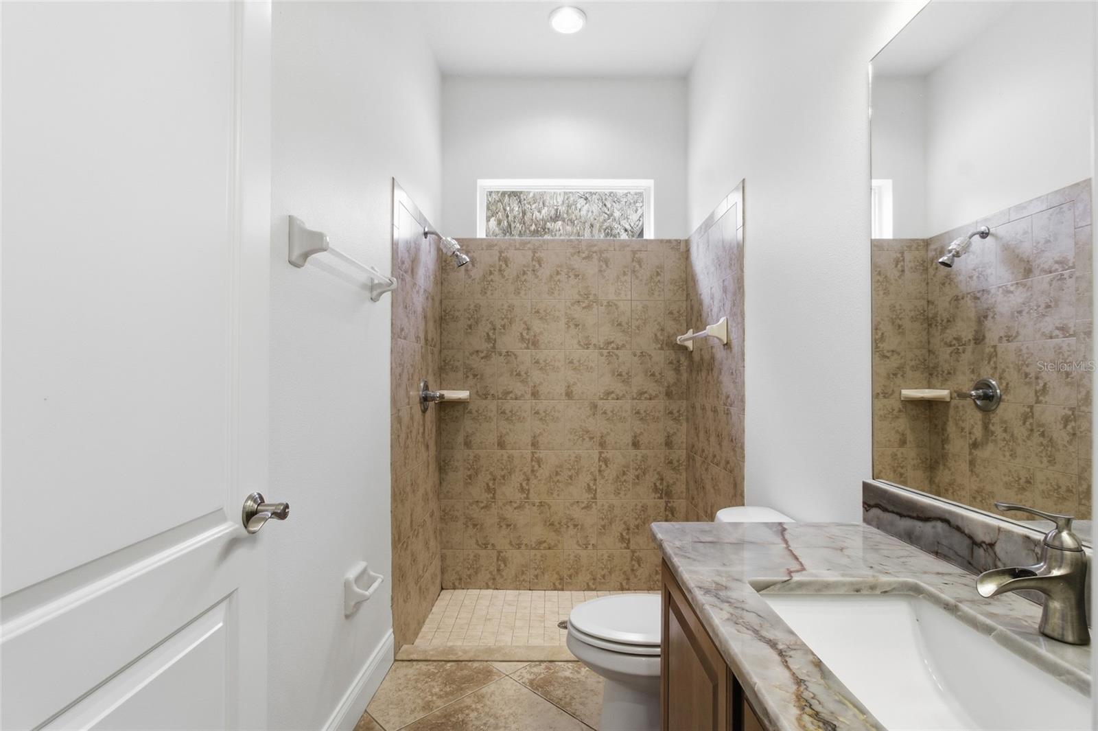 Image 17 of 33 For 2514 Martucci