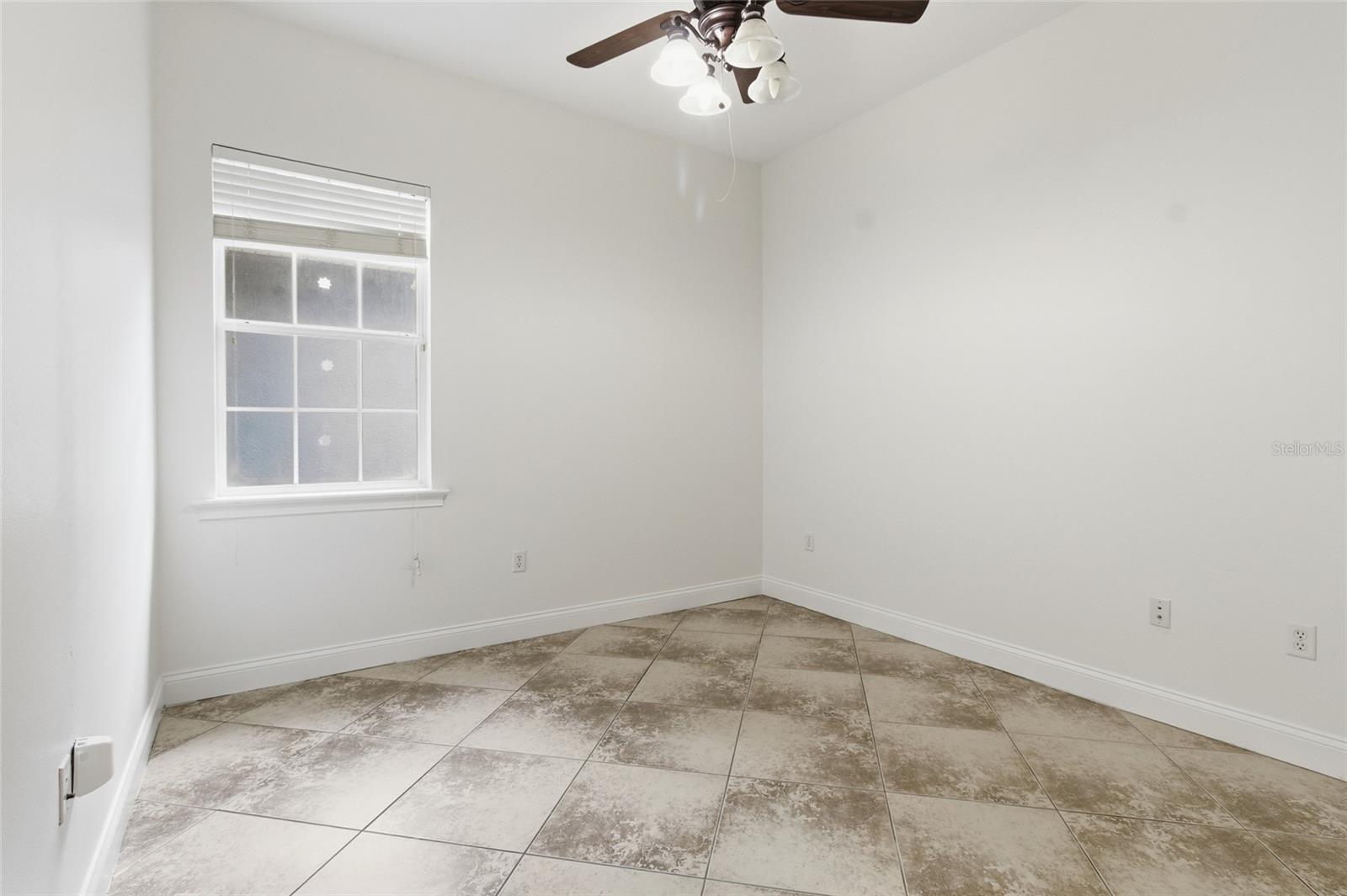 Image 21 of 33 For 2514 Martucci