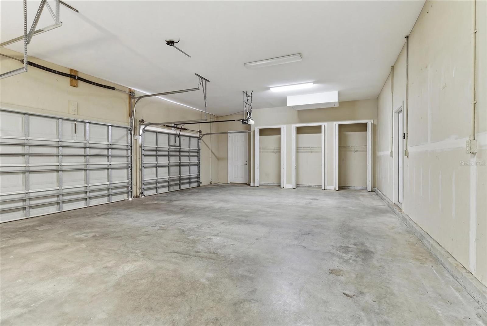 Image 27 of 33 For 2514 Martucci