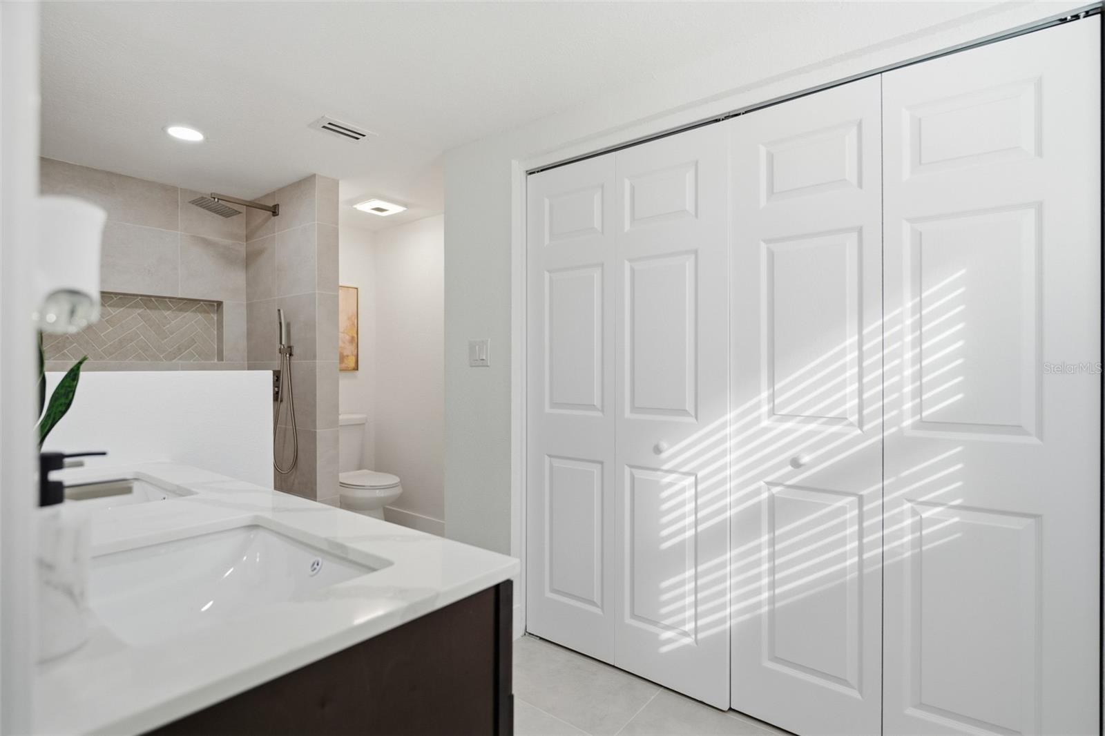 Image 42 of 69 For 2338 Meadowbrook Drive