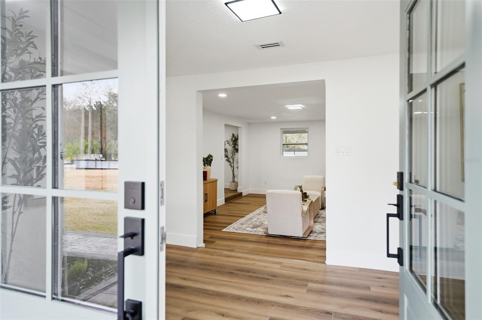 Image 5 of 69 For 2338 Meadowbrook Drive