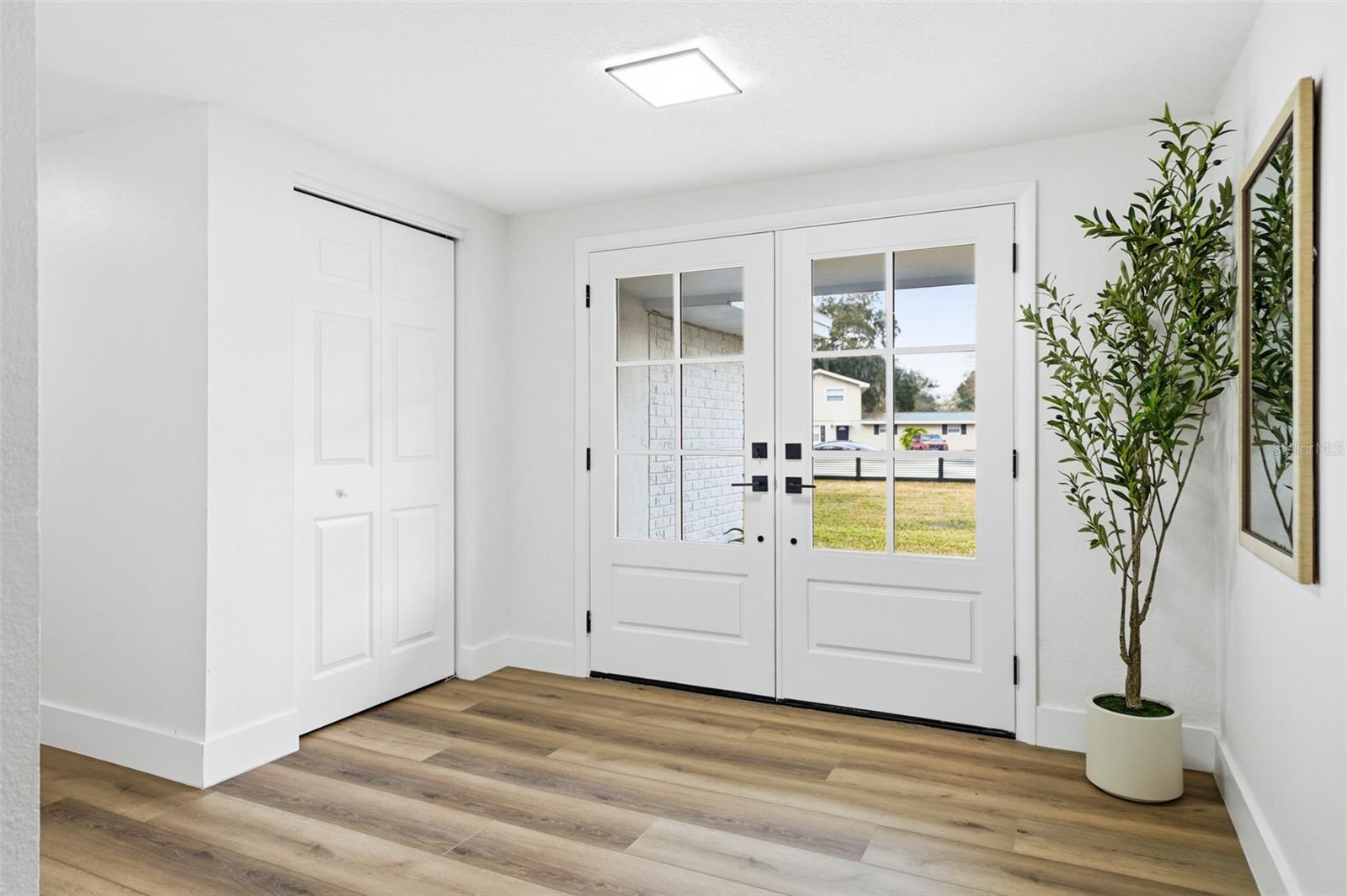 Image 6 of 69 For 2338 Meadowbrook Drive