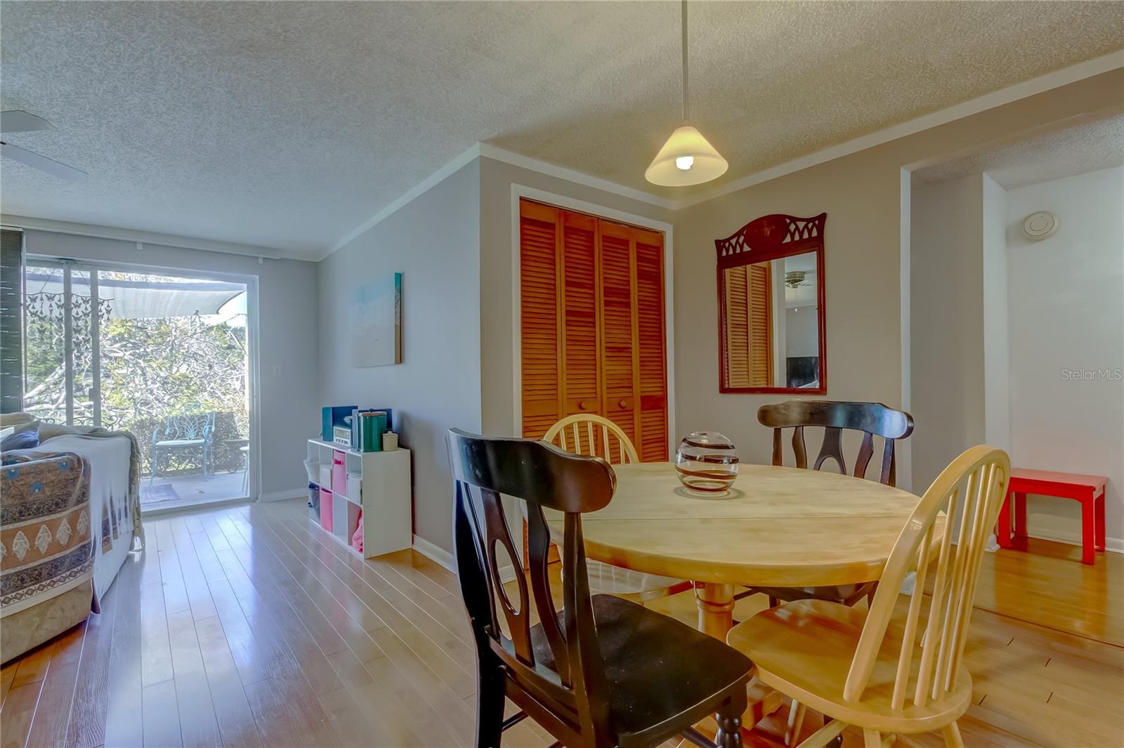 Image 10 of 52 For 3483 7th Avenue Se