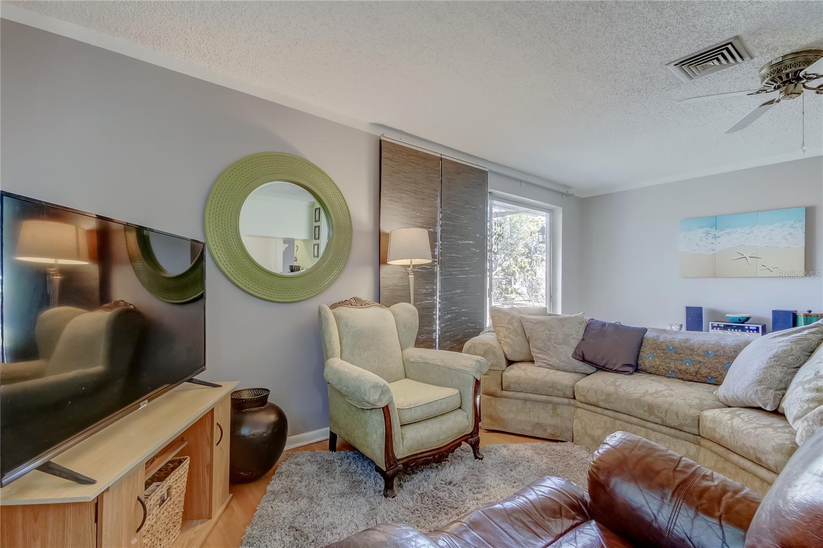 Image 22 of 52 For 3483 7th Avenue Se