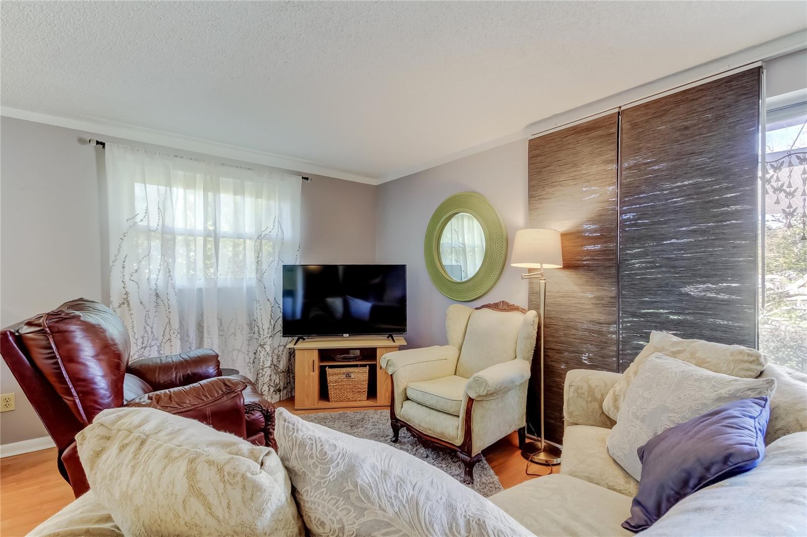 Image 24 of 52 For 3483 7th Avenue Se