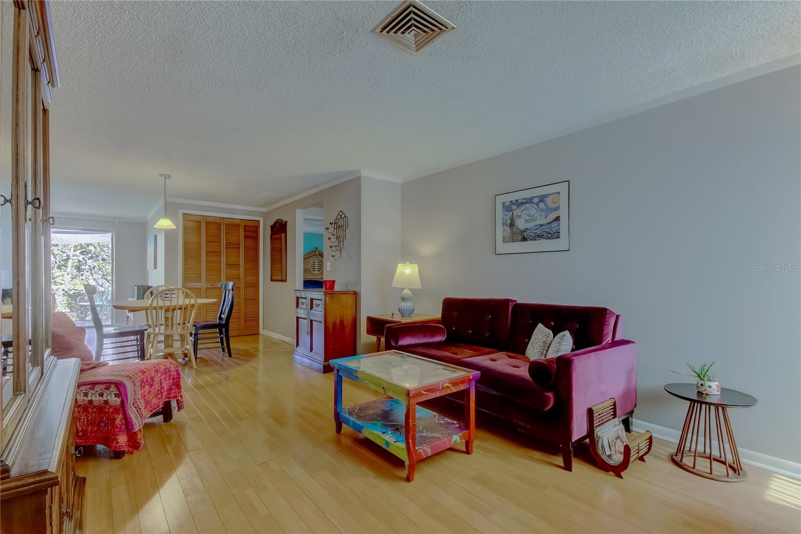 Image 4 of 52 For 3483 7th Avenue Se