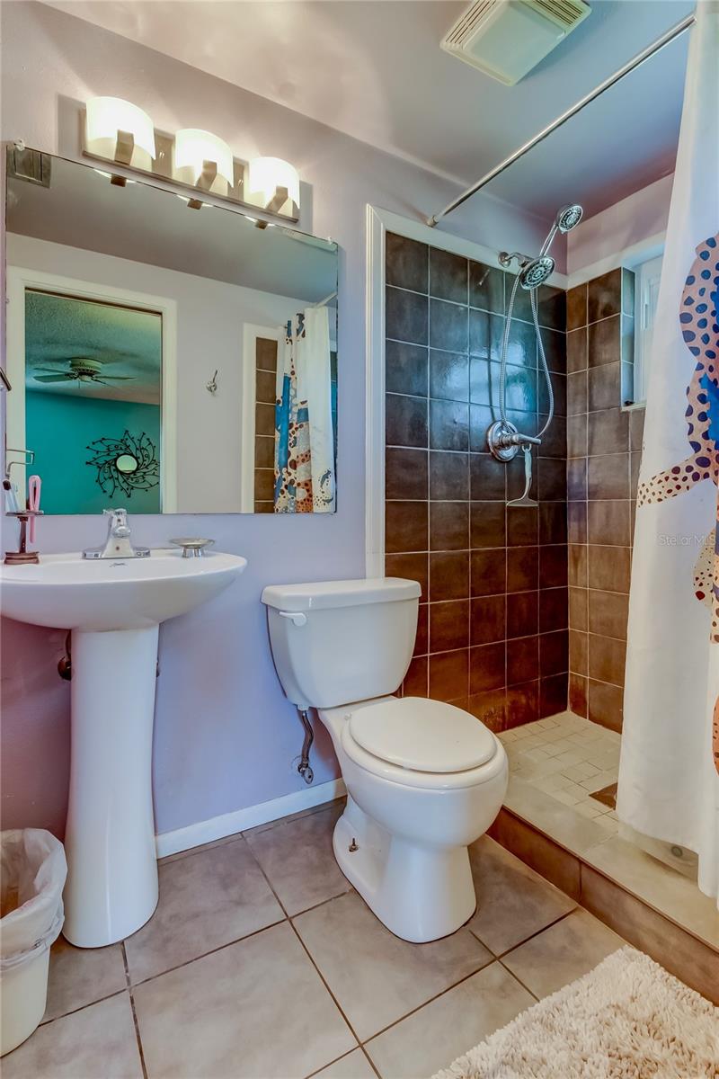 Image 44 of 52 For 3483 7th Avenue Se