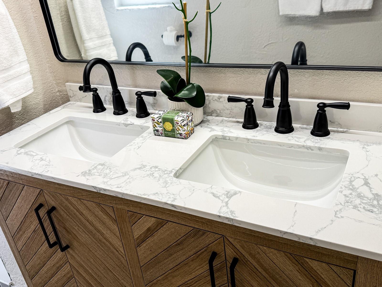 Image 13 of 27 For 1470 Serpentine Drive S