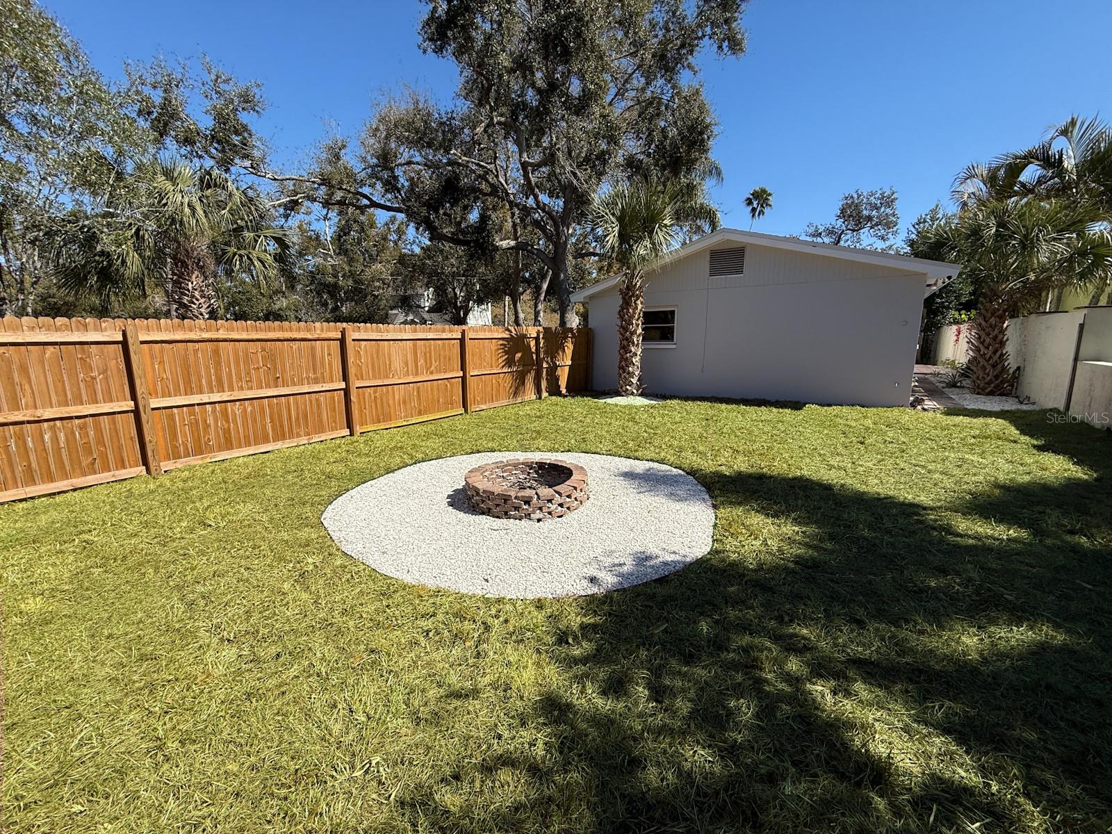 Image 17 of 27 For 1470 Serpentine Drive S