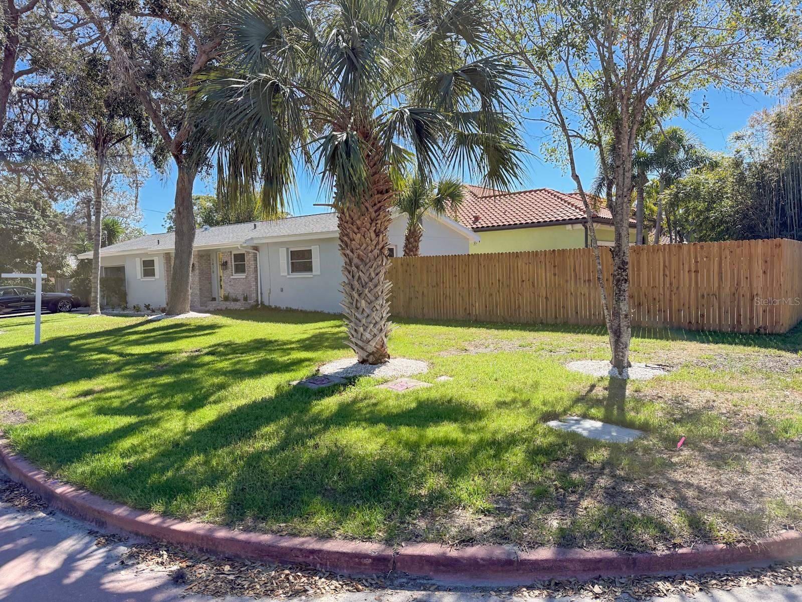 Image 21 of 27 For 1470 Serpentine Drive S