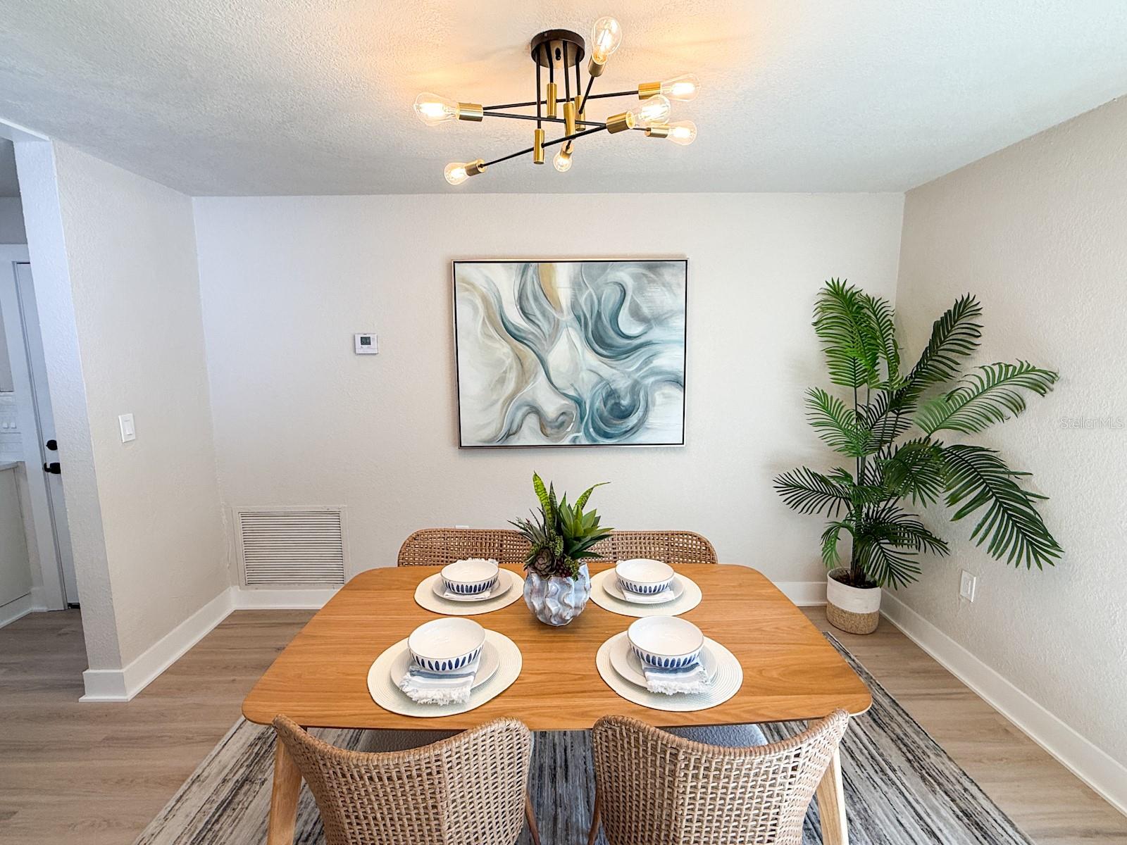 Image 6 of 27 For 1470 Serpentine Drive S