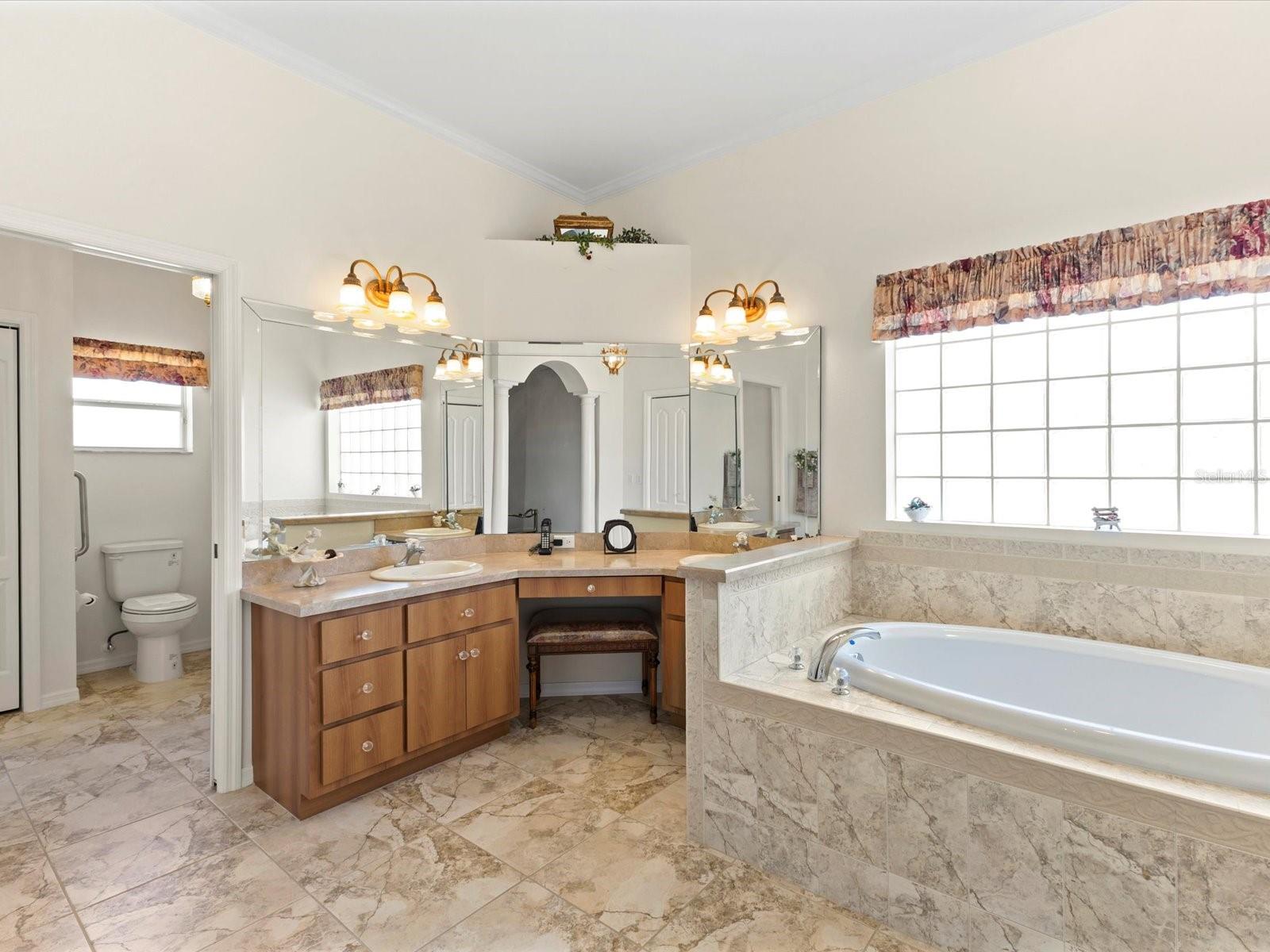 Image 19 of 60 For 13417 Whitehaven Court