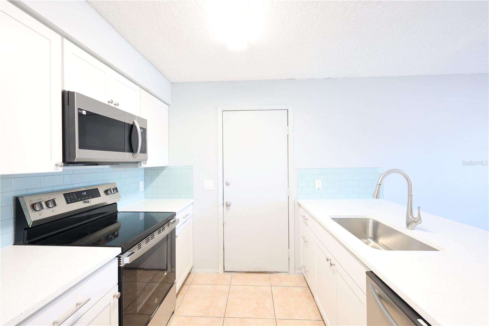 Image 6 of 19 For 2272 16th Avenue Sw C