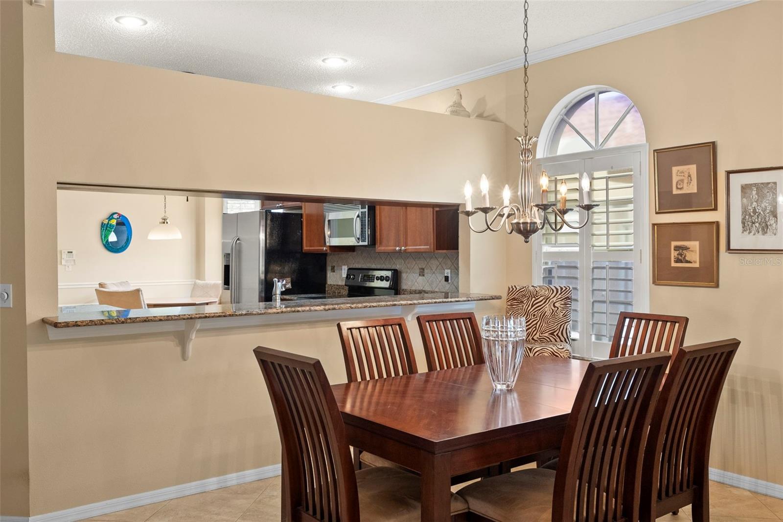 Listing photo id 11 for 1040 Dartford Drive