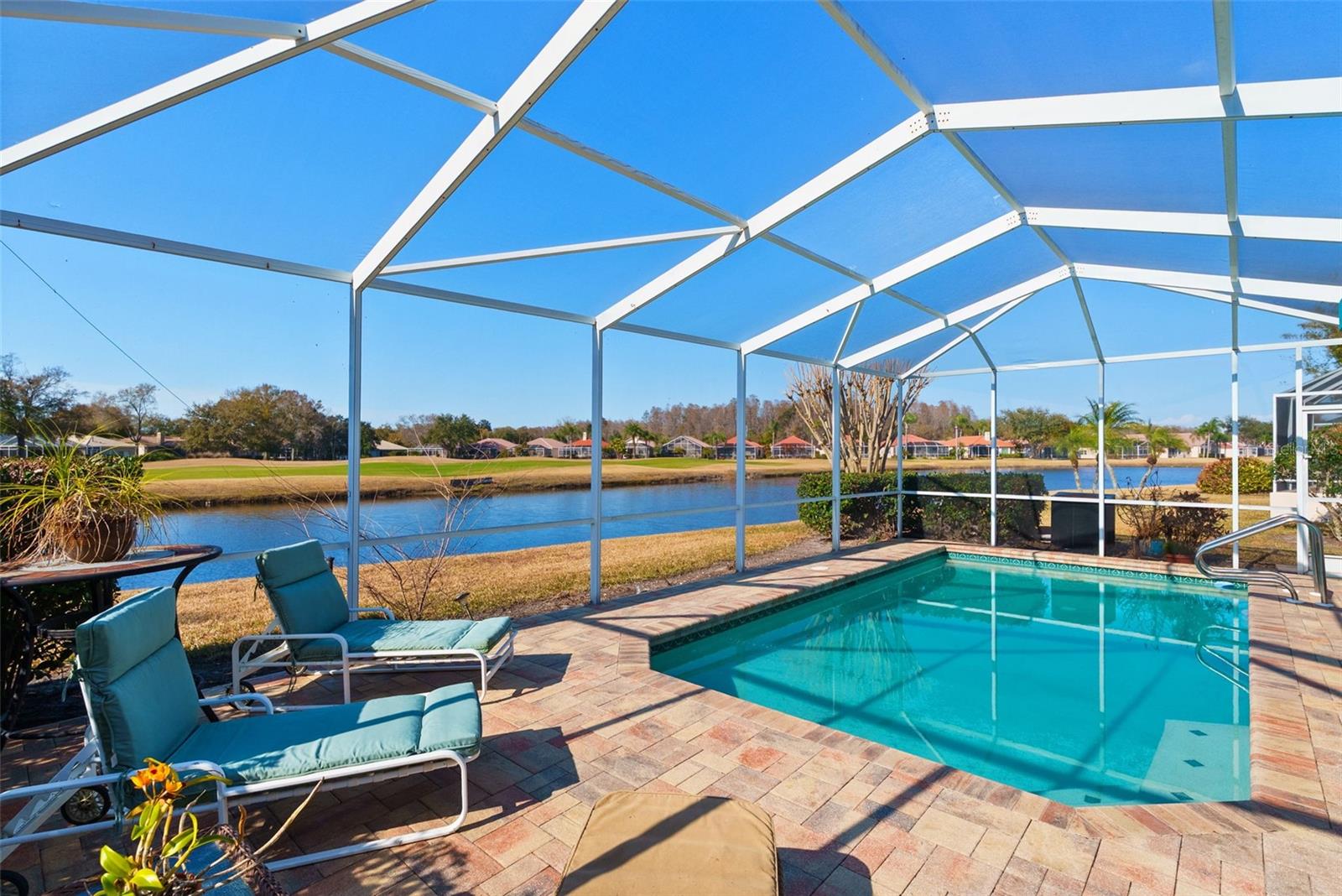 Listing photo id 17 for 1040 Dartford Drive