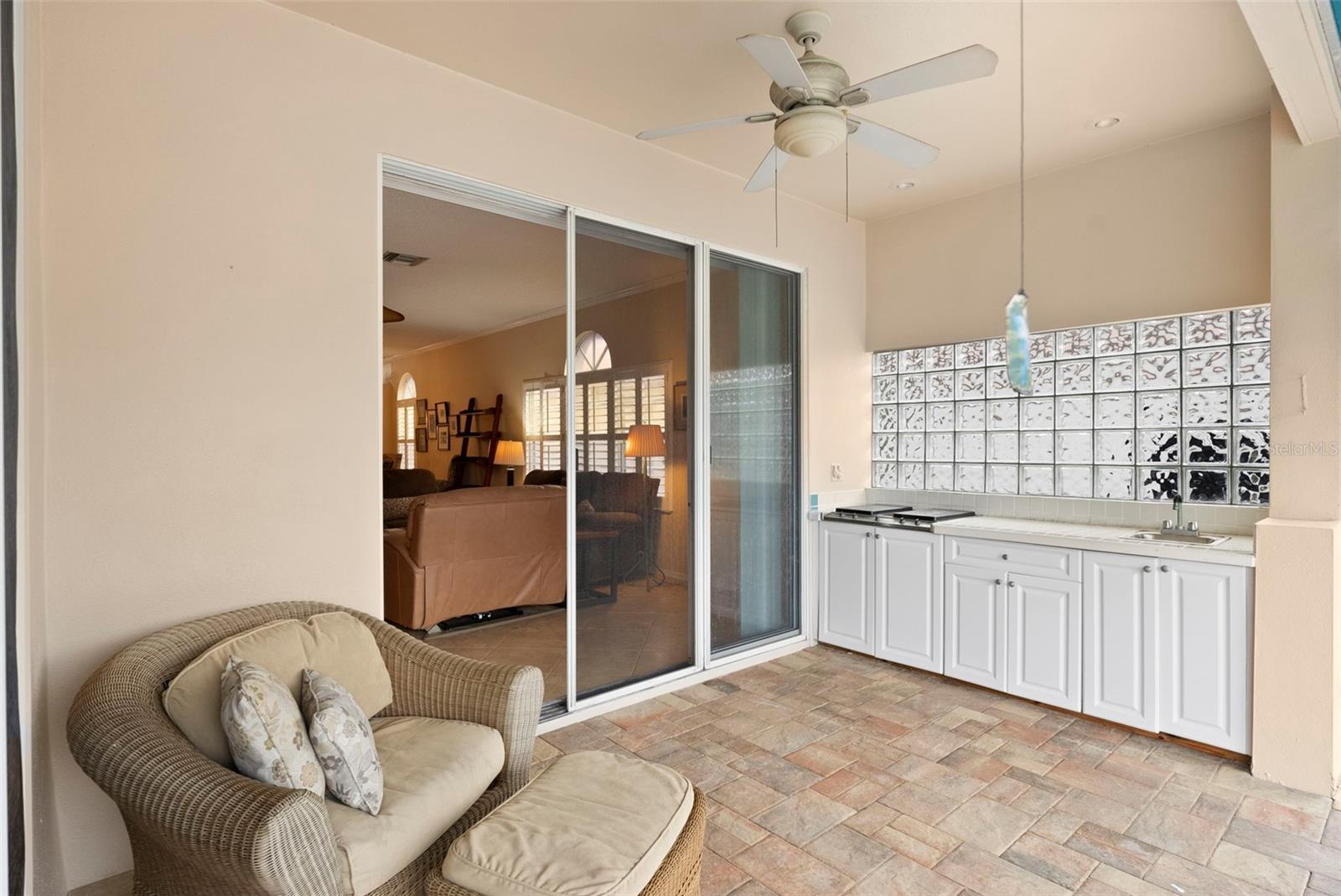 Listing photo id 29 for 1040 Dartford Drive