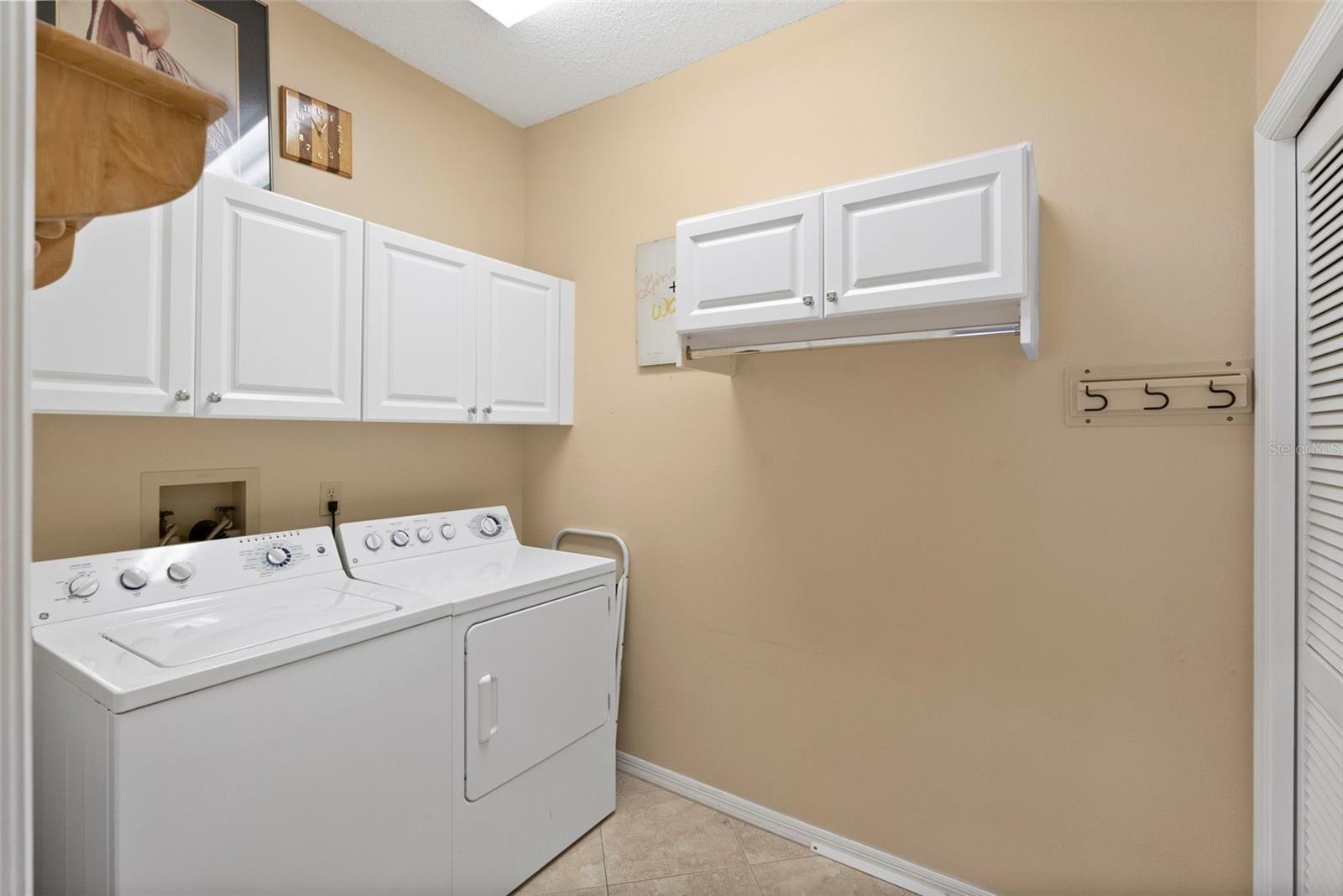 Listing photo id 30 for 1040 Dartford Drive