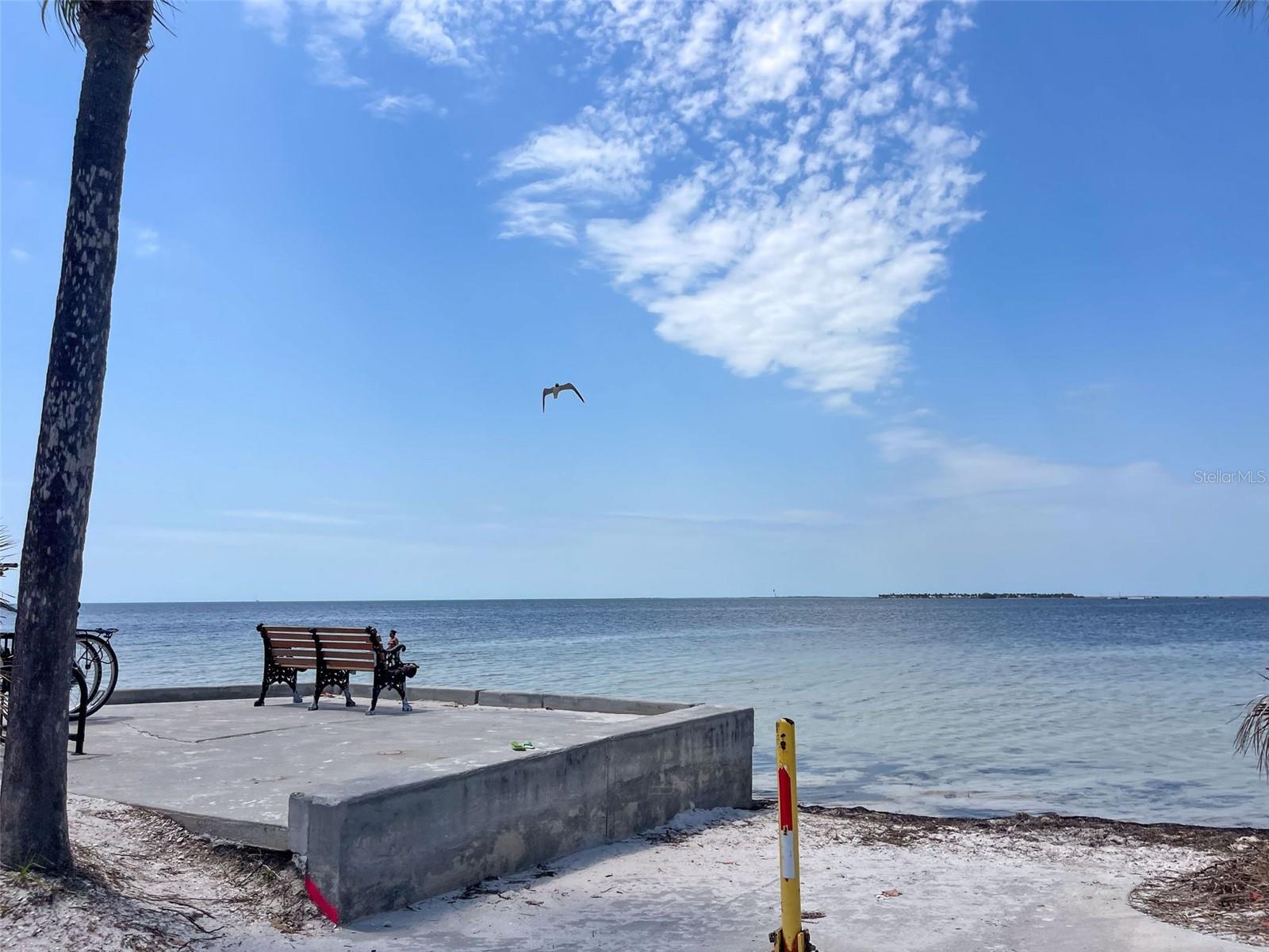 Listing photo id 75 for 1040 Dartford Drive