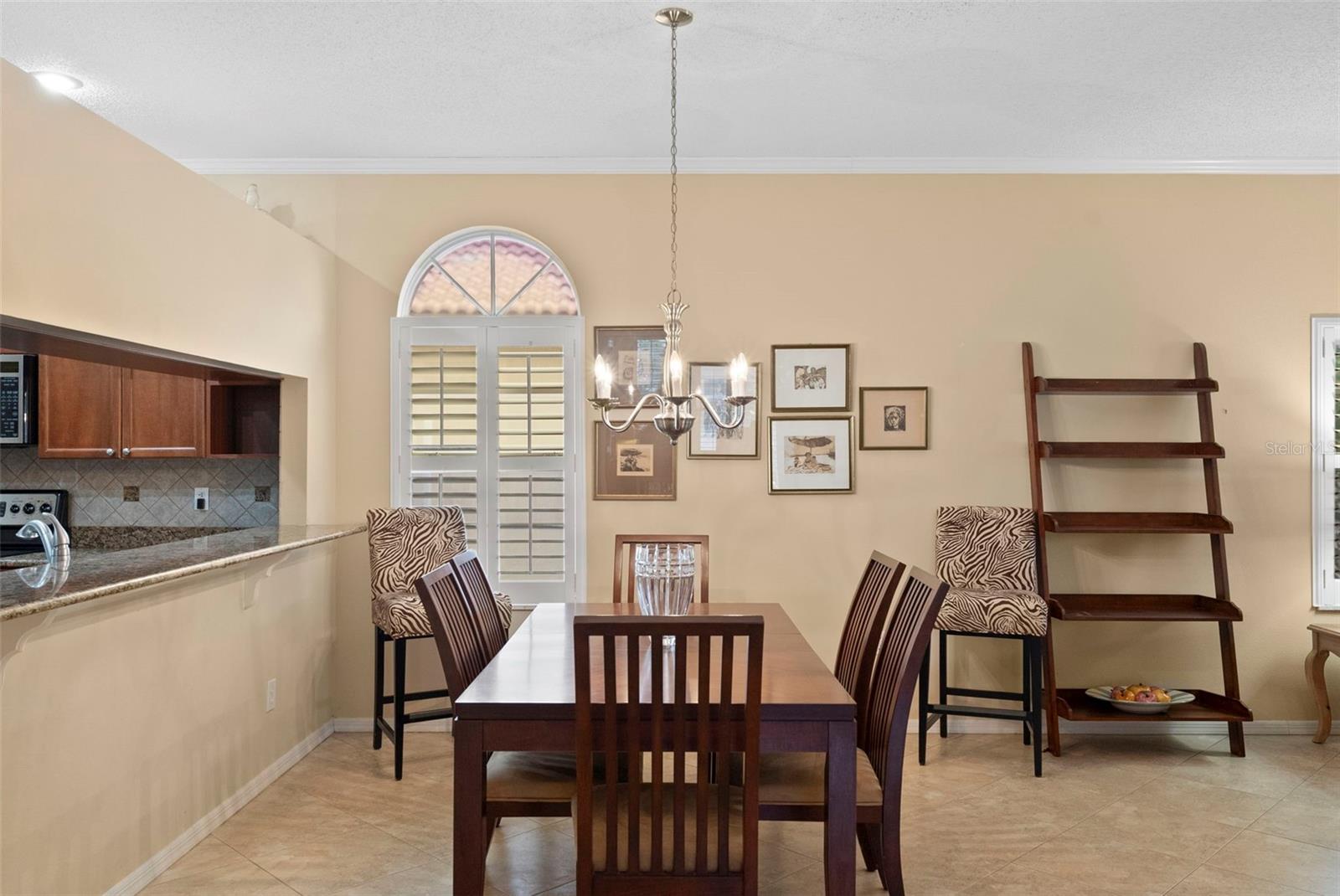 Listing photo id 7 for 1040 Dartford Drive