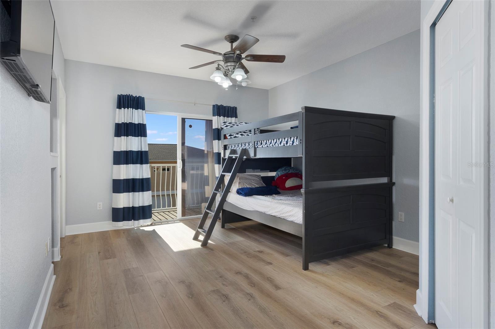 Image 19 of 38 For 130 164th Avenue