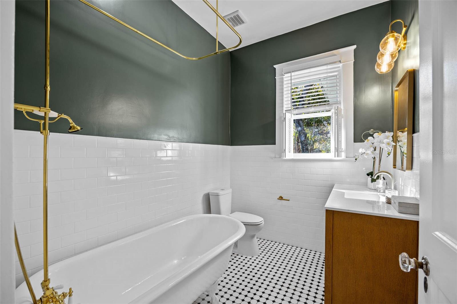 Image 21 of 35 For 5606 Miami Avenue