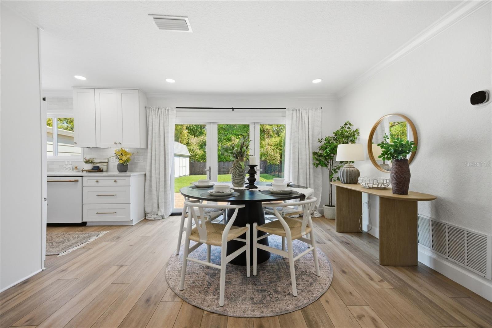 Image 10 of 43 For 921 Cornelius Avenue