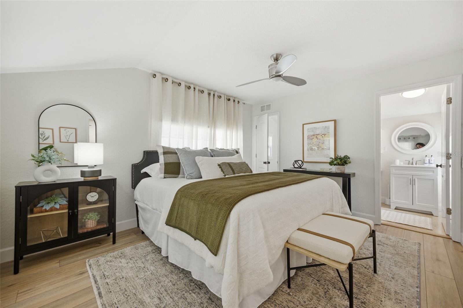 Image 14 of 43 For 921 Cornelius Avenue