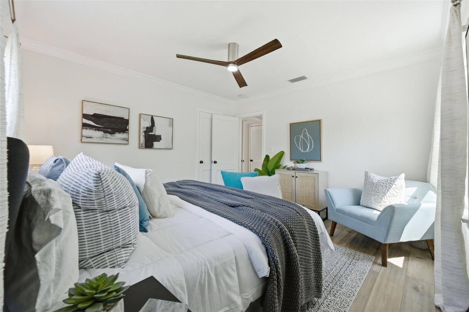 Image 17 of 43 For 921 Cornelius Avenue