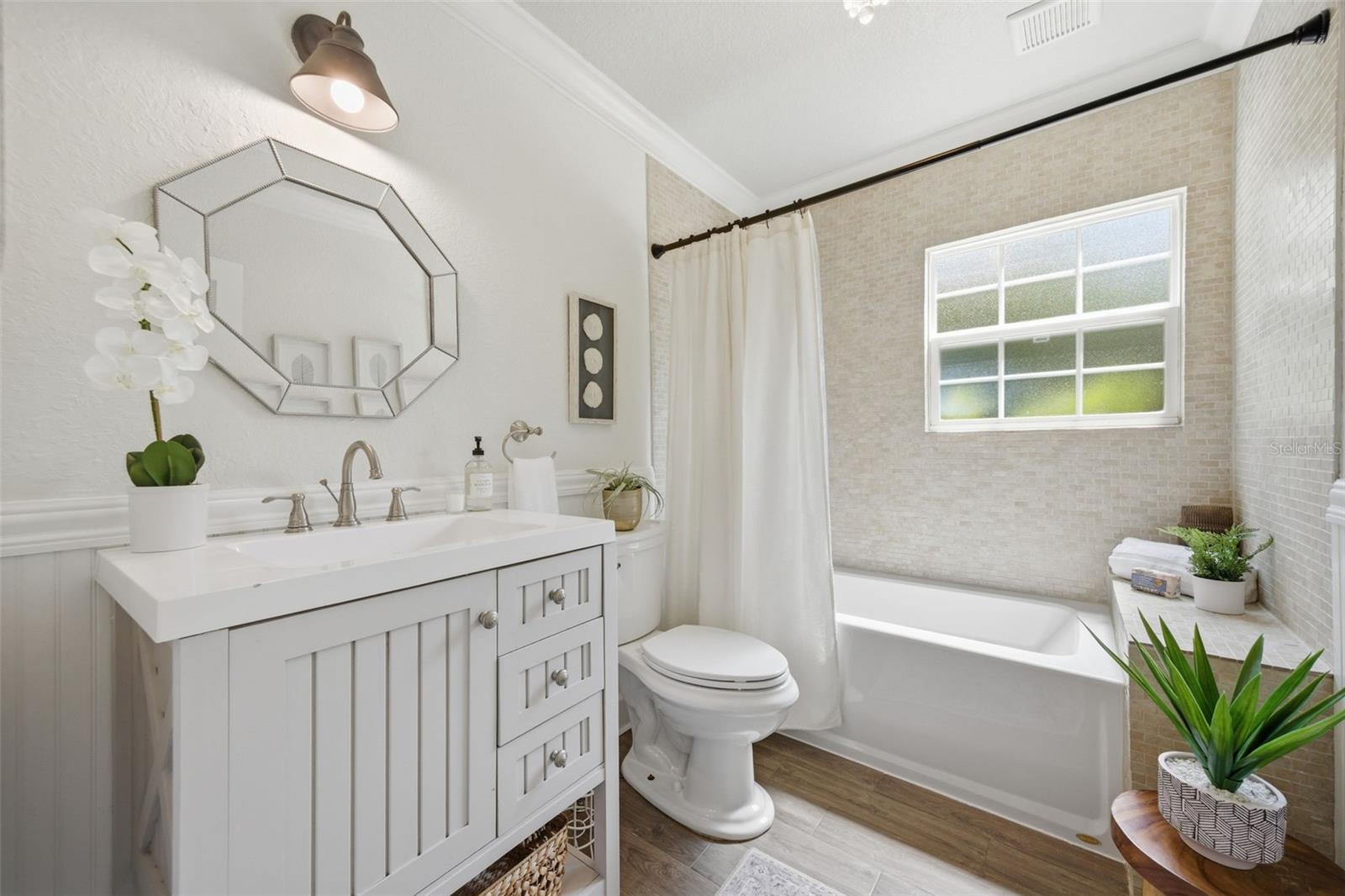 Image 18 of 43 For 921 Cornelius Avenue