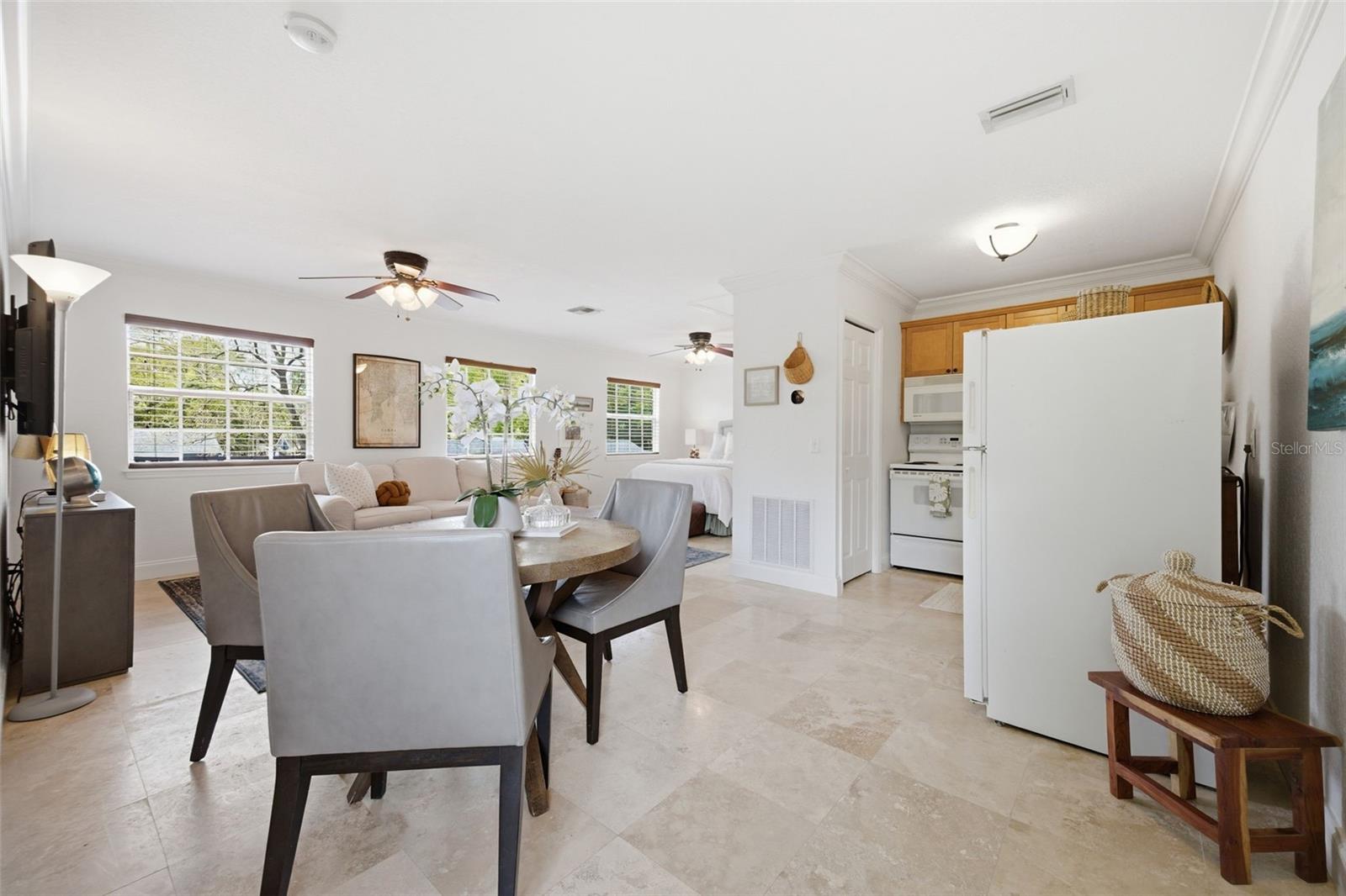 Image 22 of 43 For 921 Cornelius Avenue