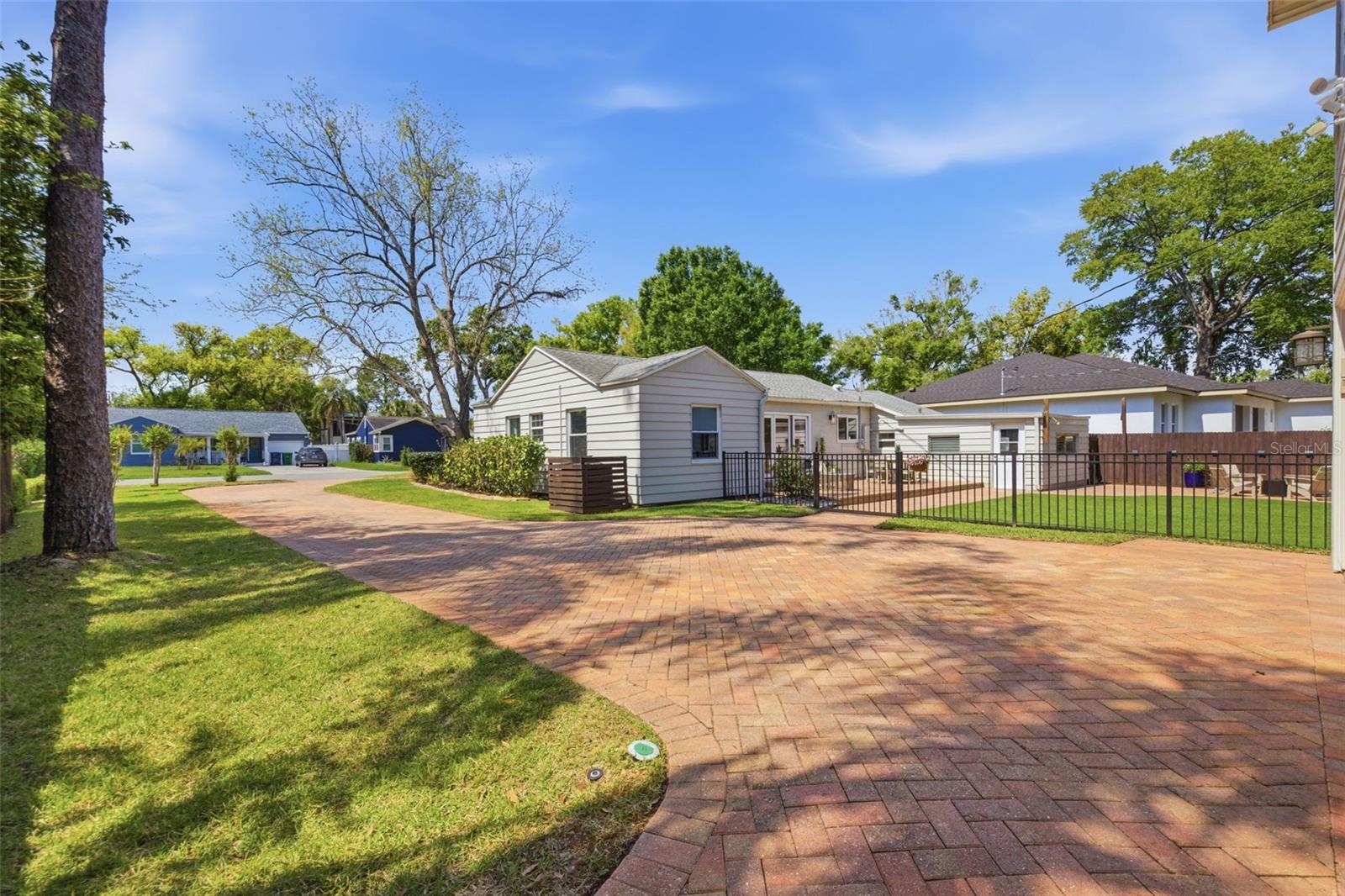 Image 36 of 43 For 921 Cornelius Avenue