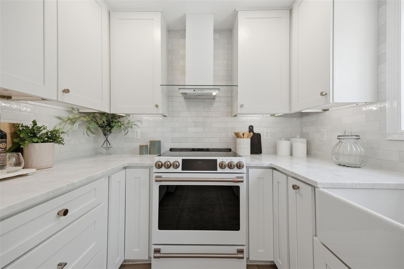 Image 4 of 43 For 921 Cornelius Avenue